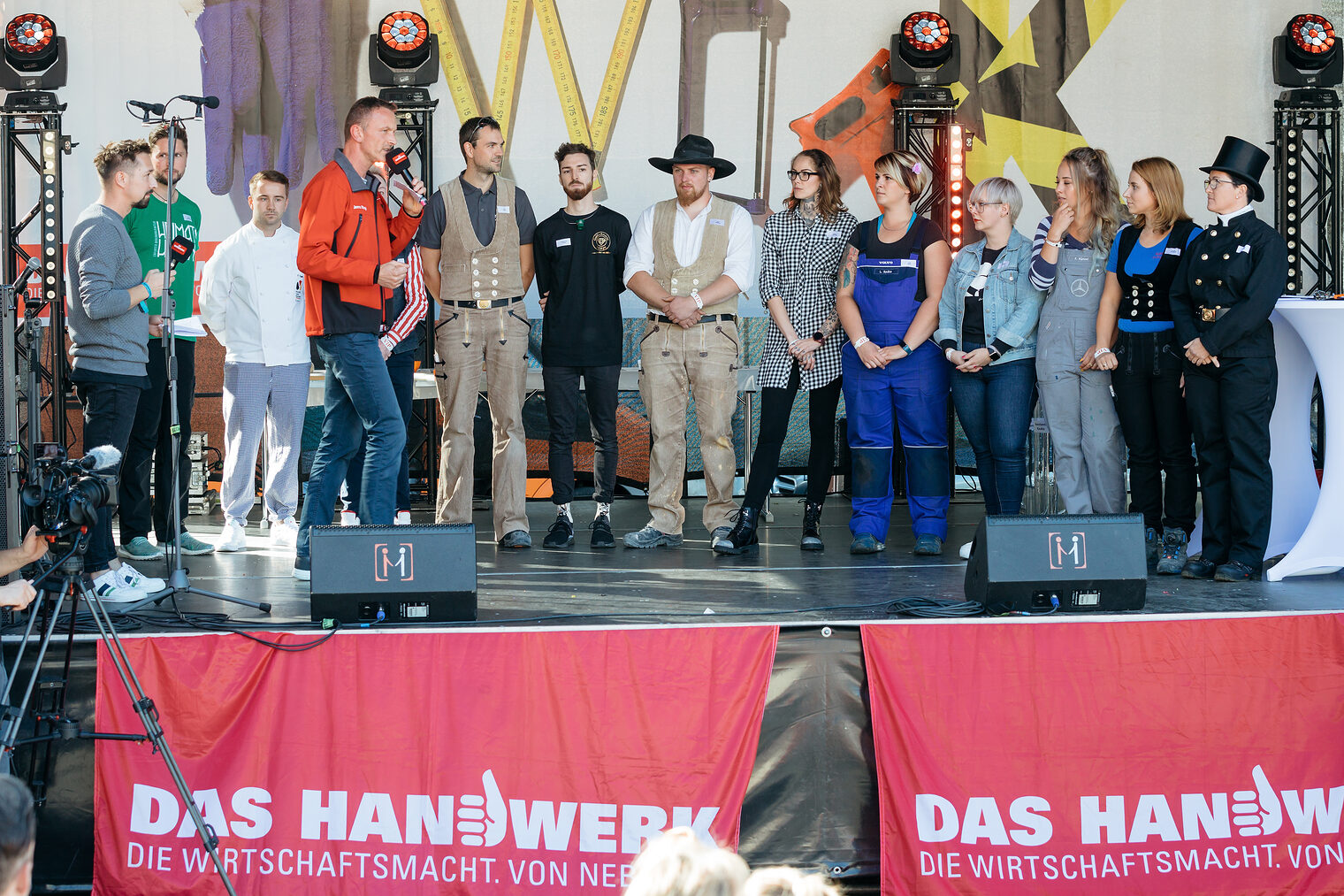 Im Finale mussten die Finalisten der Jury ihr Handwerk präsentieren, aber auch Schnelligkeit und Geschicklichkeit unter Beweis stellen. Foto: Michael Reichel/HWK Erfurt