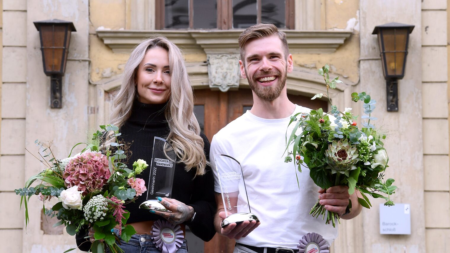 Franziska Schübl und Max Stiebling freuen sich über den Sieg der "Gesichter des Handwerks 2022".