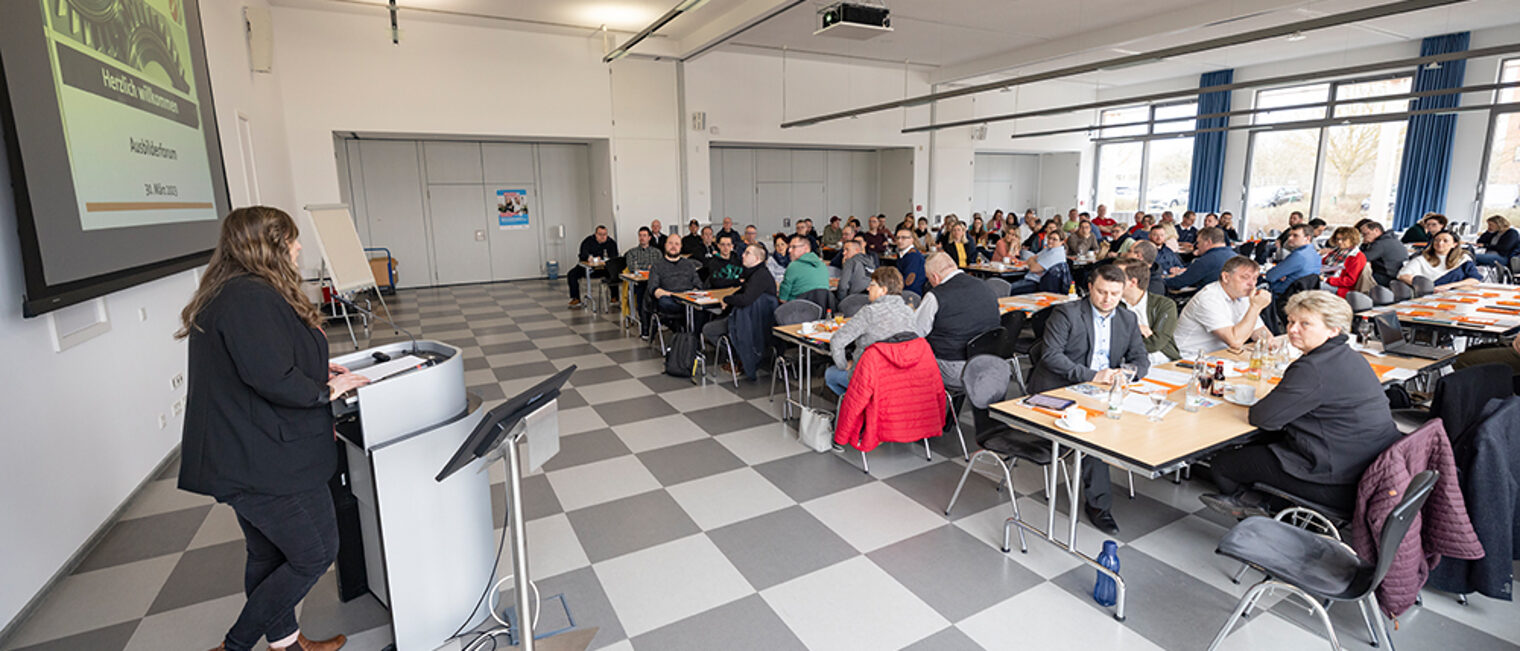 30032023 - Ausbilderforum der Handwerkskammer Erfurt im Berufsbildungszentrum in Bindersleben . Foto: Paul-Philipp Braun Schlagwort(e): 2023, PPBraun, ppb, Paul-Philipp Braun, thüringen, ausbildung, 