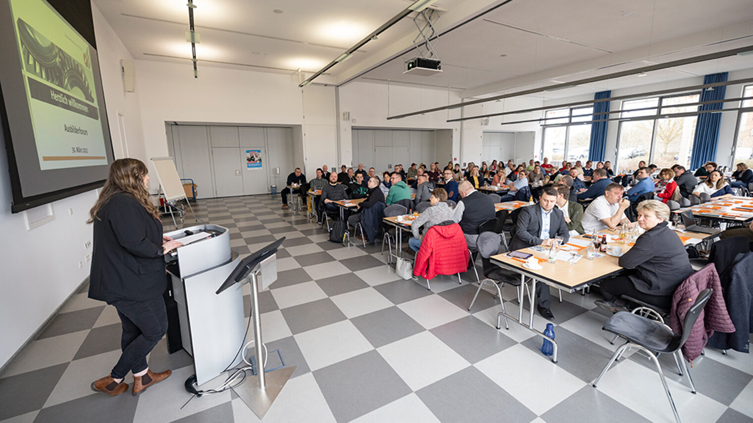 30032023 - Ausbilderforum der Handwerkskammer Erfurt im Berufsbildungszentrum in Bindersleben . Foto: Paul-Philipp Braun Schlagwort(e): 2023, PPBraun, ppb, Paul-Philipp Braun, thüringen, ausbildung, 