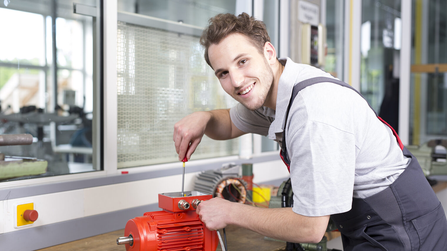 600 der 1.171 neuen Verträge machen die Elektro- und Metallhandwerke aus, die aktuell zu den stark nachgefragten Berufen zählen.