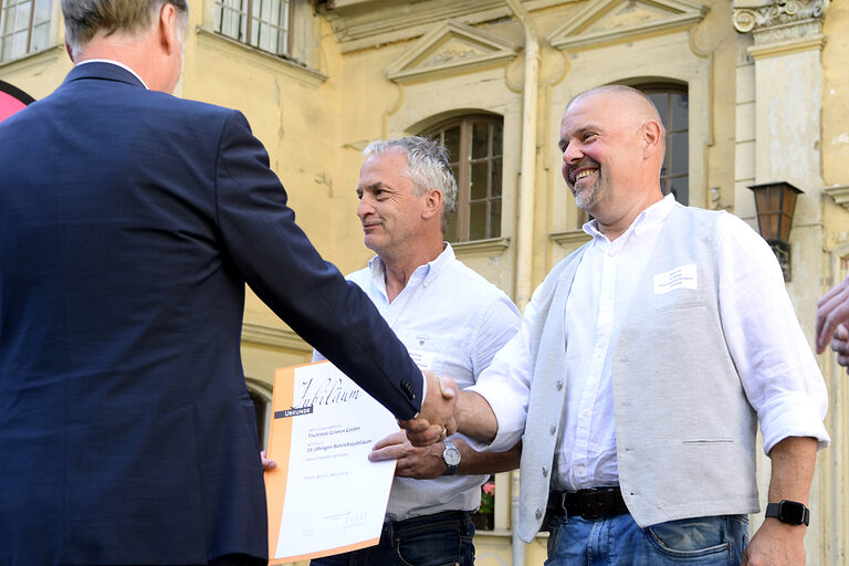 25-jähriges Betriebsjubiläum 2024: Handwerkskammer Erfurt zeichnet Betriebe mit 25-jähriger Geschichte aus. Ein Vierteljahrhundert erstklassige Handwerksarbeit: Herzlichen Glückwunsch zu 25 erfolgreichen Betriebsjahren!