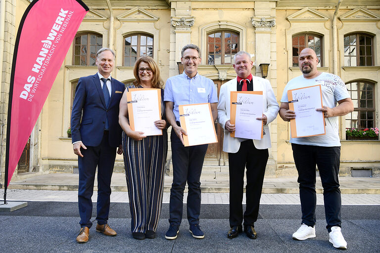 25-jähriges Betriebsjubiläum 2024: Handwerkskammer Erfurt zeichnet Betriebe mit 25-jähriger Geschichte aus. Ein Vierteljahrhundert erstklassige Handwerksarbeit: Herzlichen Glückwunsch zu 25 erfolgreichen Betriebsjahren!