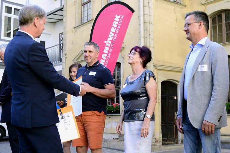 25-jähriges Betriebsjubiläum 2024: Handwerkskammer Erfurt zeichnet Betriebe mit 25-jähriger Geschichte aus. Ein Vierteljahrhundert erstklassige Handwerksarbeit: Herzlichen Glückwunsch zu 25 erfolgreichen Betriebsjahren!