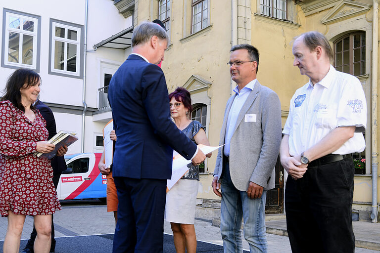 25-jähriges Betriebsjubiläum 2024: Handwerkskammer Erfurt zeichnet Betriebe mit 25-jähriger Geschichte aus. Ein Vierteljahrhundert erstklassige Handwerksarbeit: Herzlichen Glückwunsch zu 25 erfolgreichen Betriebsjahren!