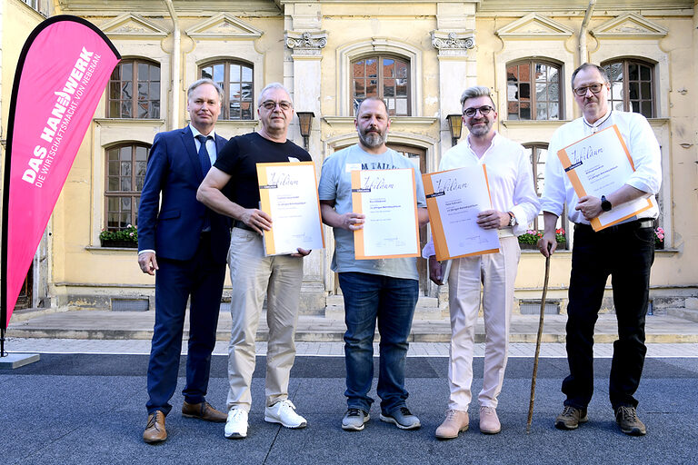 25-jähriges Betriebsjubiläum 2024: Handwerkskammer Erfurt zeichnet Betriebe mit 25-jähriger Geschichte aus. Ein Vierteljahrhundert erstklassige Handwerksarbeit: Herzlichen Glückwunsch zu 25 erfolgreichen Betriebsjahren!