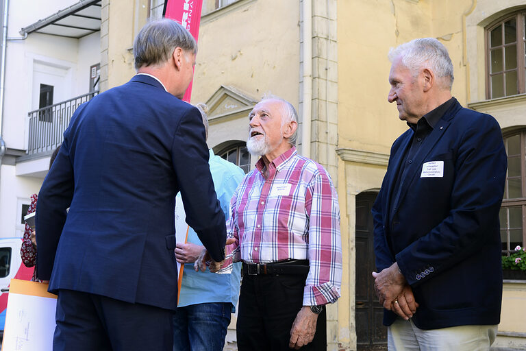 25-jähriges Betriebsjubiläum 2024: Handwerkskammer Erfurt zeichnet Betriebe mit 25-jähriger Geschichte aus. Ein Vierteljahrhundert erstklassige Handwerksarbeit: Herzlichen Glückwunsch zu 25 erfolgreichen Betriebsjahren!