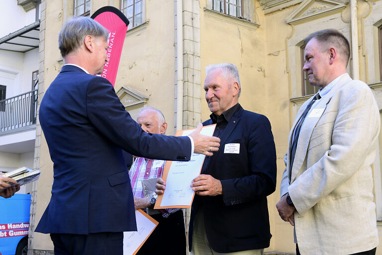 25-jähriges Betriebsjubiläum 2024: Handwerkskammer Erfurt zeichnet Betriebe mit 25-jähriger Geschichte aus. Ein Vierteljahrhundert erstklassige Handwerksarbeit: Herzlichen Glückwunsch zu 25 erfolgreichen Betriebsjahren!