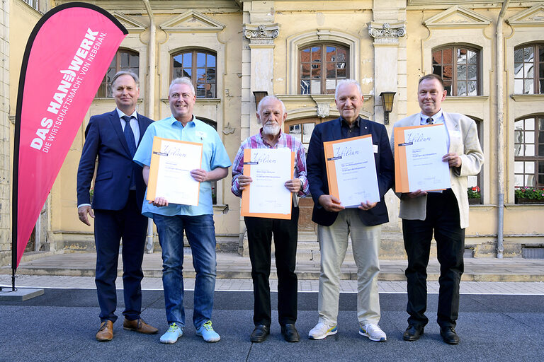 25-jähriges Betriebsjubiläum 2024: Handwerkskammer Erfurt zeichnet Betriebe mit 25-jähriger Geschichte aus. Ein Vierteljahrhundert erstklassige Handwerksarbeit: Herzlichen Glückwunsch zu 25 erfolgreichen Betriebsjahren!