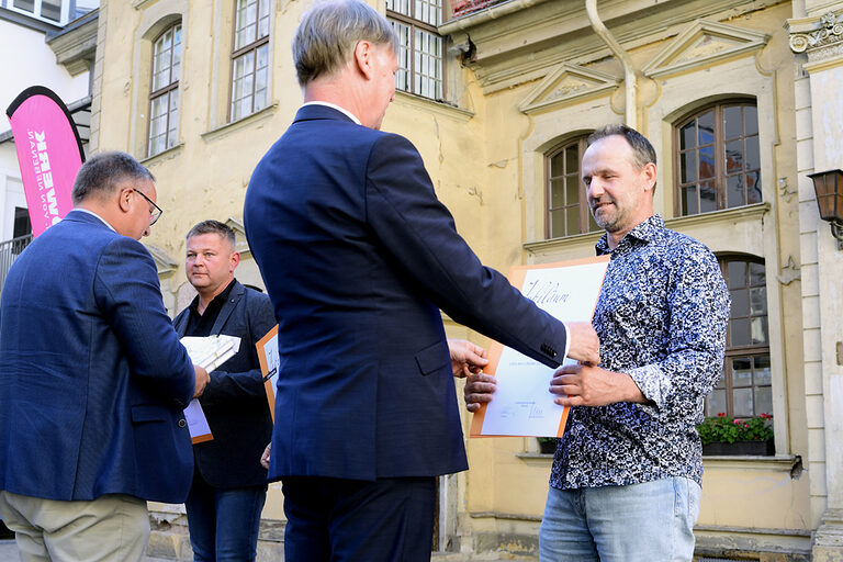 25-jähriges Betriebsjubiläum 2024: Handwerkskammer Erfurt zeichnet Betriebe mit 25-jähriger Geschichte aus. Ein Vierteljahrhundert erstklassige Handwerksarbeit: Herzlichen Glückwunsch zu 25 erfolgreichen Betriebsjahren!