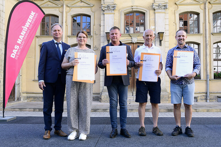 25-jähriges Betriebsjubiläum 2024: Handwerkskammer Erfurt zeichnet Betriebe mit 25-jähriger Geschichte aus. Ein Vierteljahrhundert erstklassige Handwerksarbeit: Herzlichen Glückwunsch zu 25 erfolgreichen Betriebsjahren!