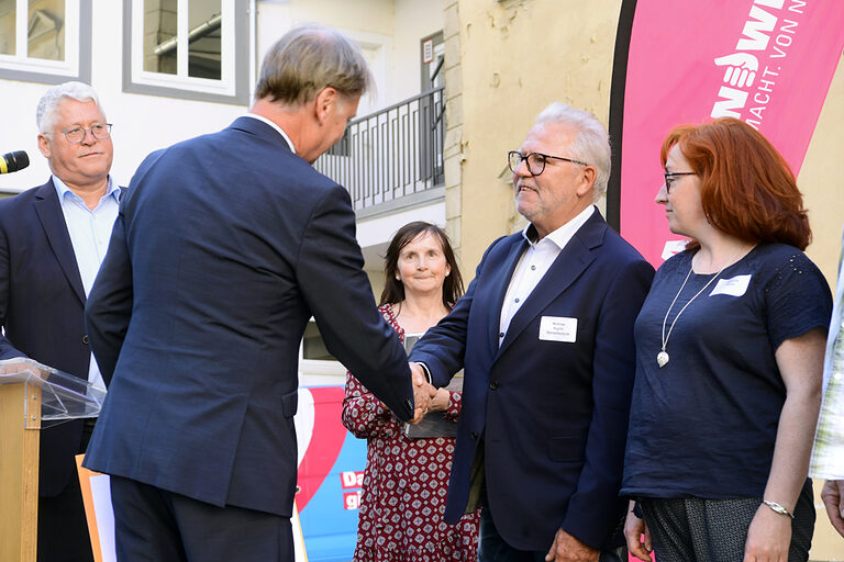 25-jähriges Betriebsjubiläum 2024: Handwerkskammer Erfurt zeichnet Betriebe mit 25-jähriger Geschichte aus. Ein Vierteljahrhundert erstklassige Handwerksarbeit: Herzlichen Glückwunsch zu 25 erfolgreichen Betriebsjahren!