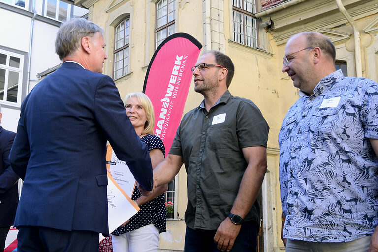 25-jähriges Betriebsjubiläum 2024: Handwerkskammer Erfurt zeichnet Betriebe mit 25-jähriger Geschichte aus. Ein Vierteljahrhundert erstklassige Handwerksarbeit: Herzlichen Glückwunsch zu 25 erfolgreichen Betriebsjahren!