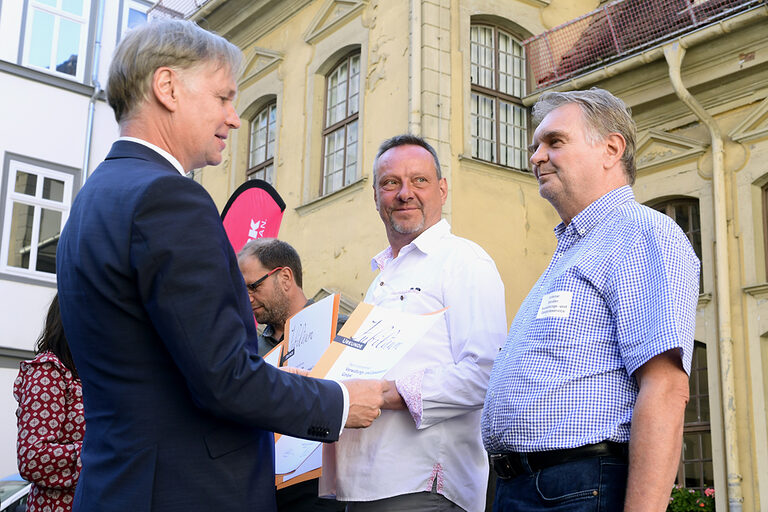 25-jähriges Betriebsjubiläum 2024: Handwerkskammer Erfurt zeichnet Betriebe mit 25-jähriger Geschichte aus. Ein Vierteljahrhundert erstklassige Handwerksarbeit: Herzlichen Glückwunsch zu 25 erfolgreichen Betriebsjahren!