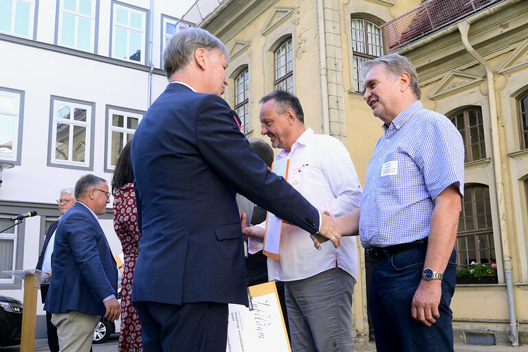 25-jähriges Betriebsjubiläum 2024: Handwerkskammer Erfurt zeichnet Betriebe mit 25-jähriger Geschichte aus. Ein Vierteljahrhundert erstklassige Handwerksarbeit: Herzlichen Glückwunsch zu 25 erfolgreichen Betriebsjahren!