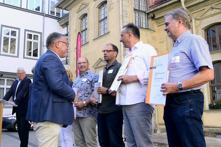 25-jähriges Betriebsjubiläum 2024: Handwerkskammer Erfurt zeichnet Betriebe mit 25-jähriger Geschichte aus. Ein Vierteljahrhundert erstklassige Handwerksarbeit: Herzlichen Glückwunsch zu 25 erfolgreichen Betriebsjahren!