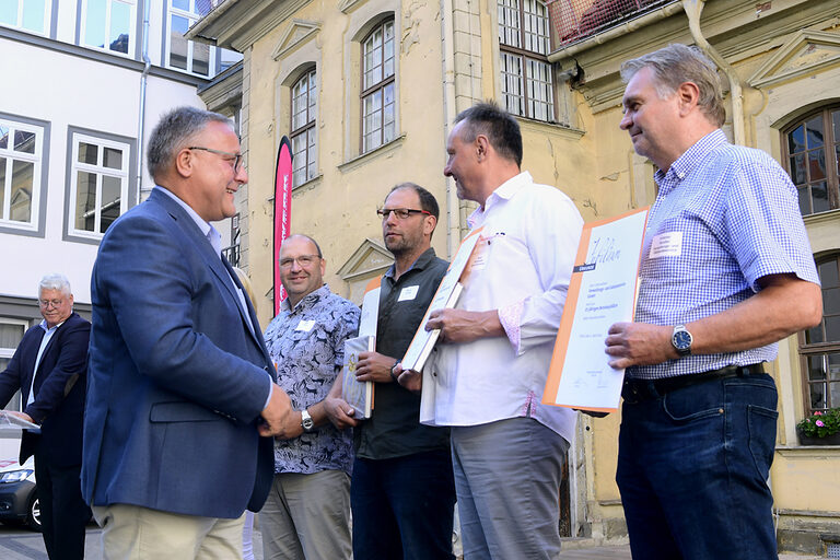 25-jähriges Betriebsjubiläum 2024: Handwerkskammer Erfurt zeichnet Betriebe mit 25-jähriger Geschichte aus. Ein Vierteljahrhundert erstklassige Handwerksarbeit: Herzlichen Glückwunsch zu 25 erfolgreichen Betriebsjahren!