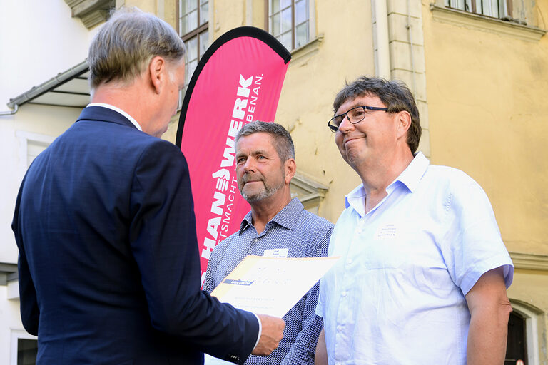 25-jähriges Betriebsjubiläum 2024: Handwerkskammer Erfurt zeichnet Betriebe mit 25-jähriger Geschichte aus. Ein Vierteljahrhundert erstklassige Handwerksarbeit: Herzlichen Glückwunsch zu 25 erfolgreichen Betriebsjahren!