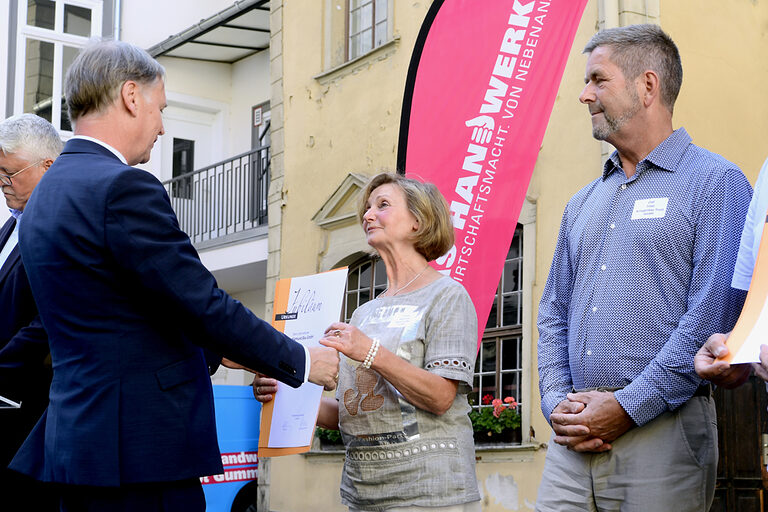 25-jähriges Betriebsjubiläum 2024: Handwerkskammer Erfurt zeichnet Betriebe mit 25-jähriger Geschichte aus. Ein Vierteljahrhundert erstklassige Handwerksarbeit: Herzlichen Glückwunsch zu 25 erfolgreichen Betriebsjahren!