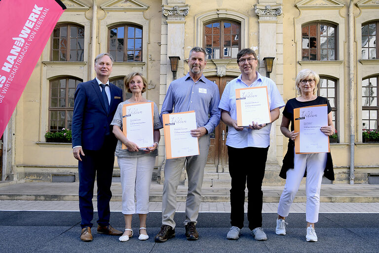 25-jähriges Betriebsjubiläum 2024: Handwerkskammer Erfurt zeichnet Betriebe mit 25-jähriger Geschichte aus. Ein Vierteljahrhundert erstklassige Handwerksarbeit: Herzlichen Glückwunsch zu 25 erfolgreichen Betriebsjahren!