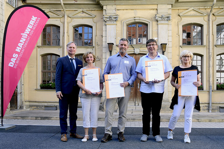 25-jähriges Betriebsjubiläum 2024: Handwerkskammer Erfurt zeichnet Betriebe mit 25-jähriger Geschichte aus. Ein Vierteljahrhundert erstklassige Handwerksarbeit: Herzlichen Glückwunsch zu 25 erfolgreichen Betriebsjahren!