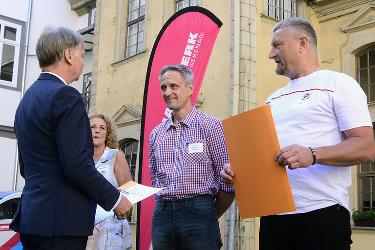 25-jähriges Betriebsjubiläum 2024: Handwerkskammer Erfurt zeichnet Betriebe mit 25-jähriger Geschichte aus. Ein Vierteljahrhundert erstklassige Handwerksarbeit: Herzlichen Glückwunsch zu 25 erfolgreichen Betriebsjahren!