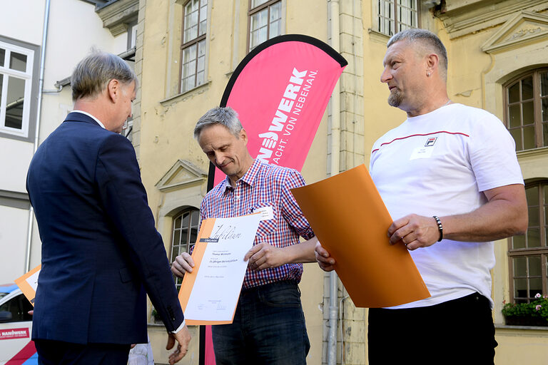 25-jähriges Betriebsjubiläum 2024: Handwerkskammer Erfurt zeichnet Betriebe mit 25-jähriger Geschichte aus. Ein Vierteljahrhundert erstklassige Handwerksarbeit: Herzlichen Glückwunsch zu 25 erfolgreichen Betriebsjahren!