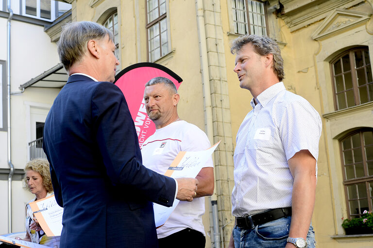 25-jähriges Betriebsjubiläum 2024: Handwerkskammer Erfurt zeichnet Betriebe mit 25-jähriger Geschichte aus. Ein Vierteljahrhundert erstklassige Handwerksarbeit: Herzlichen Glückwunsch zu 25 erfolgreichen Betriebsjahren!