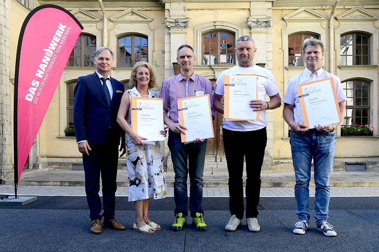 25-jähriges Betriebsjubiläum 2024: Handwerkskammer Erfurt zeichnet Betriebe mit 25-jähriger Geschichte aus. Ein Vierteljahrhundert erstklassige Handwerksarbeit: Herzlichen Glückwunsch zu 25 erfolgreichen Betriebsjahren!