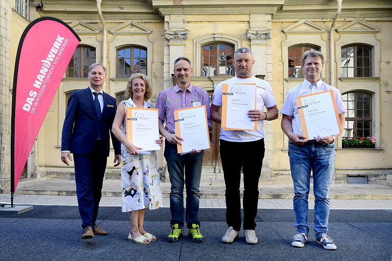 25-jähriges Betriebsjubiläum 2024: Handwerkskammer Erfurt zeichnet Betriebe mit 25-jähriger Geschichte aus. Ein Vierteljahrhundert erstklassige Handwerksarbeit: Herzlichen Glückwunsch zu 25 erfolgreichen Betriebsjahren!