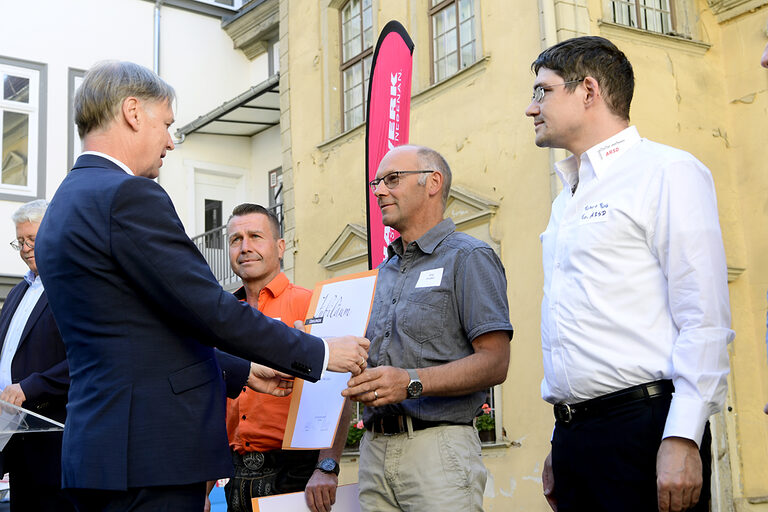 25-jähriges Betriebsjubiläum 2024: Handwerkskammer Erfurt zeichnet Betriebe mit 25-jähriger Geschichte aus. Ein Vierteljahrhundert erstklassige Handwerksarbeit: Herzlichen Glückwunsch zu 25 erfolgreichen Betriebsjahren!