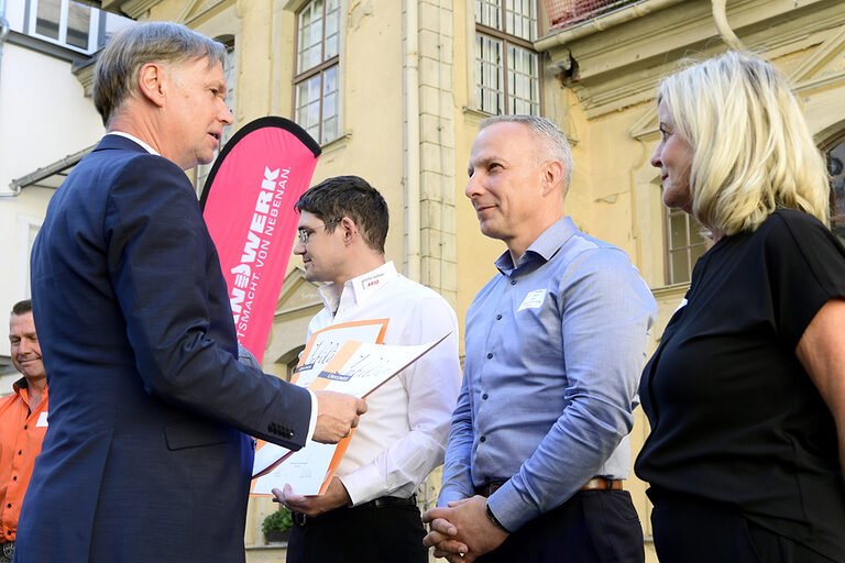 25-jähriges Betriebsjubiläum 2024: Handwerkskammer Erfurt zeichnet Betriebe mit 25-jähriger Geschichte aus. Ein Vierteljahrhundert erstklassige Handwerksarbeit: Herzlichen Glückwunsch zu 25 erfolgreichen Betriebsjahren!