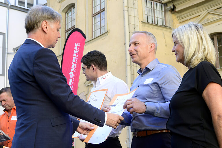 25-jähriges Betriebsjubiläum 2024: Handwerkskammer Erfurt zeichnet Betriebe mit 25-jähriger Geschichte aus. Ein Vierteljahrhundert erstklassige Handwerksarbeit: Herzlichen Glückwunsch zu 25 erfolgreichen Betriebsjahren!