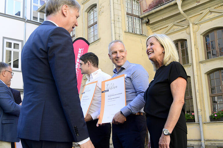 25-jähriges Betriebsjubiläum 2024: Handwerkskammer Erfurt zeichnet Betriebe mit 25-jähriger Geschichte aus. Ein Vierteljahrhundert erstklassige Handwerksarbeit: Herzlichen Glückwunsch zu 25 erfolgreichen Betriebsjahren!