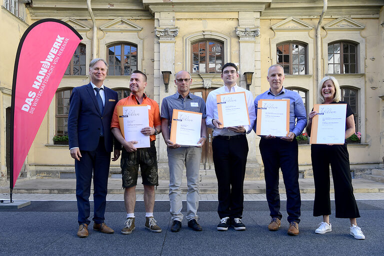 25-jähriges Betriebsjubiläum 2024: Handwerkskammer Erfurt zeichnet Betriebe mit 25-jähriger Geschichte aus. Ein Vierteljahrhundert erstklassige Handwerksarbeit: Herzlichen Glückwunsch zu 25 erfolgreichen Betriebsjahren!