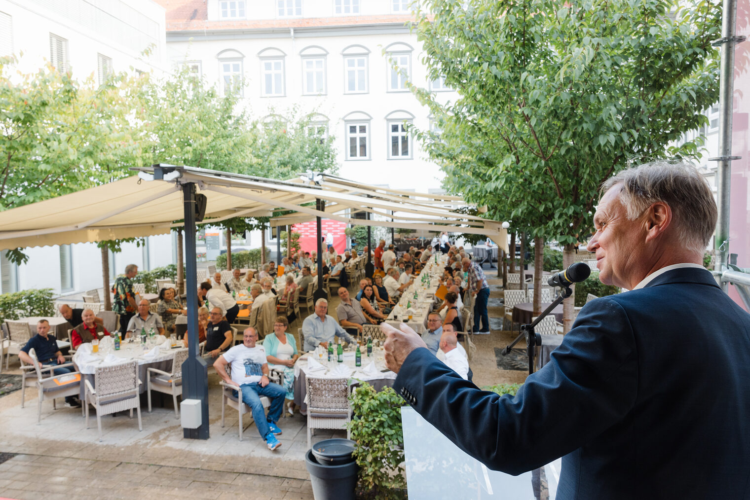 Ehrung 40-jährige Meister bei der HWK im Innenhof Handwerkskammer. Schlagwort(e): lth